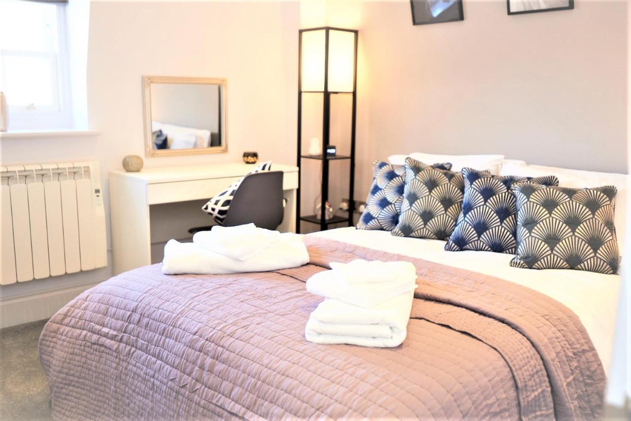 Hampton Court - The Kings Rest Apartment Molesey Exterior photo